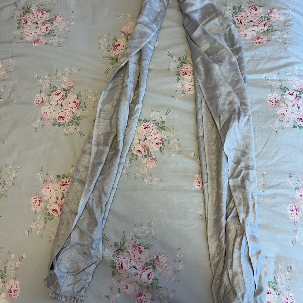 Elegant Gray Scarf